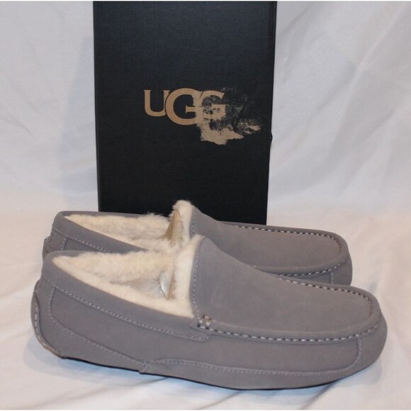NIB UGG Mens ASCOT Suede Shearling Lined Slip On‎ Moccasin Slippers GRAY 9 - Picture 1 of 5